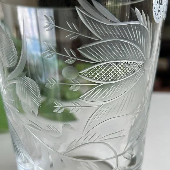 Vintage Metropolitan Museum of Art Etched Glass Vase Decor - Picture 7 of 13